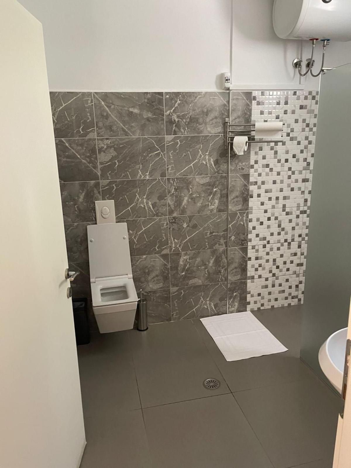 Aries Apartments Sarandë 외부 사진