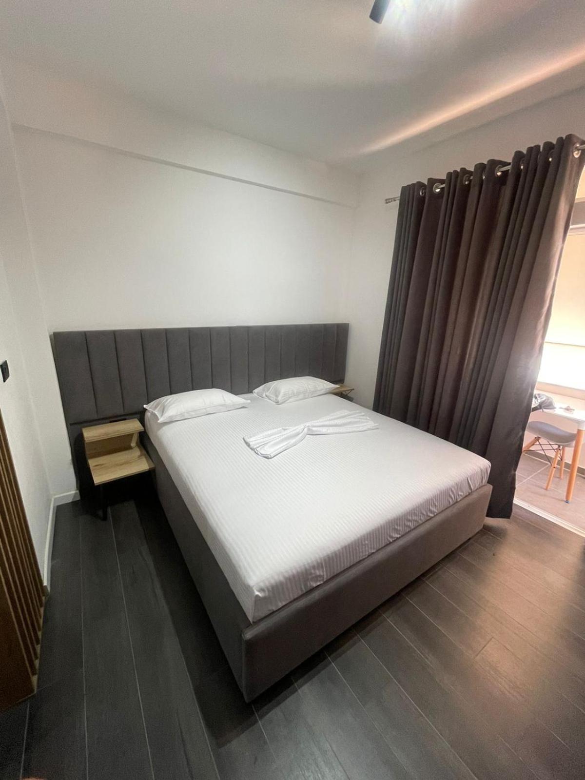 Aries Apartments Sarandë 외부 사진