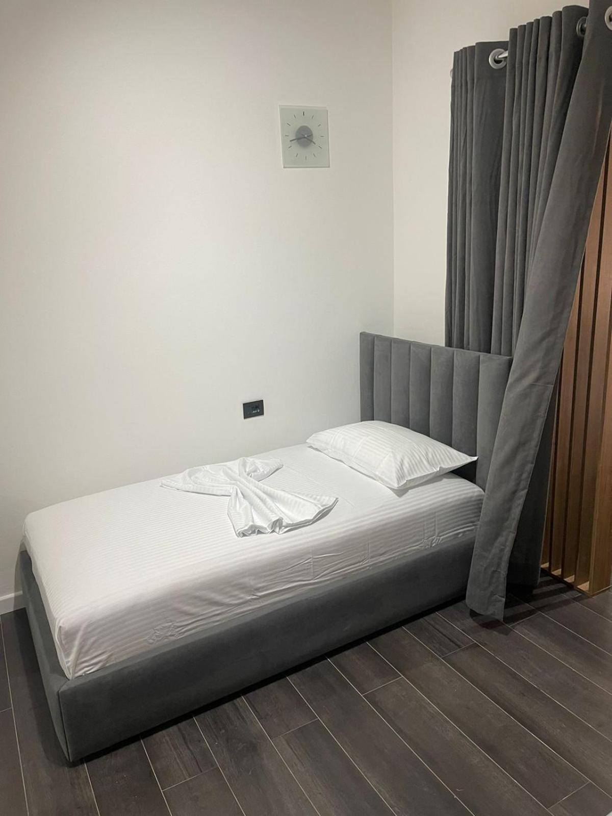 Aries Apartments Sarandë 외부 사진