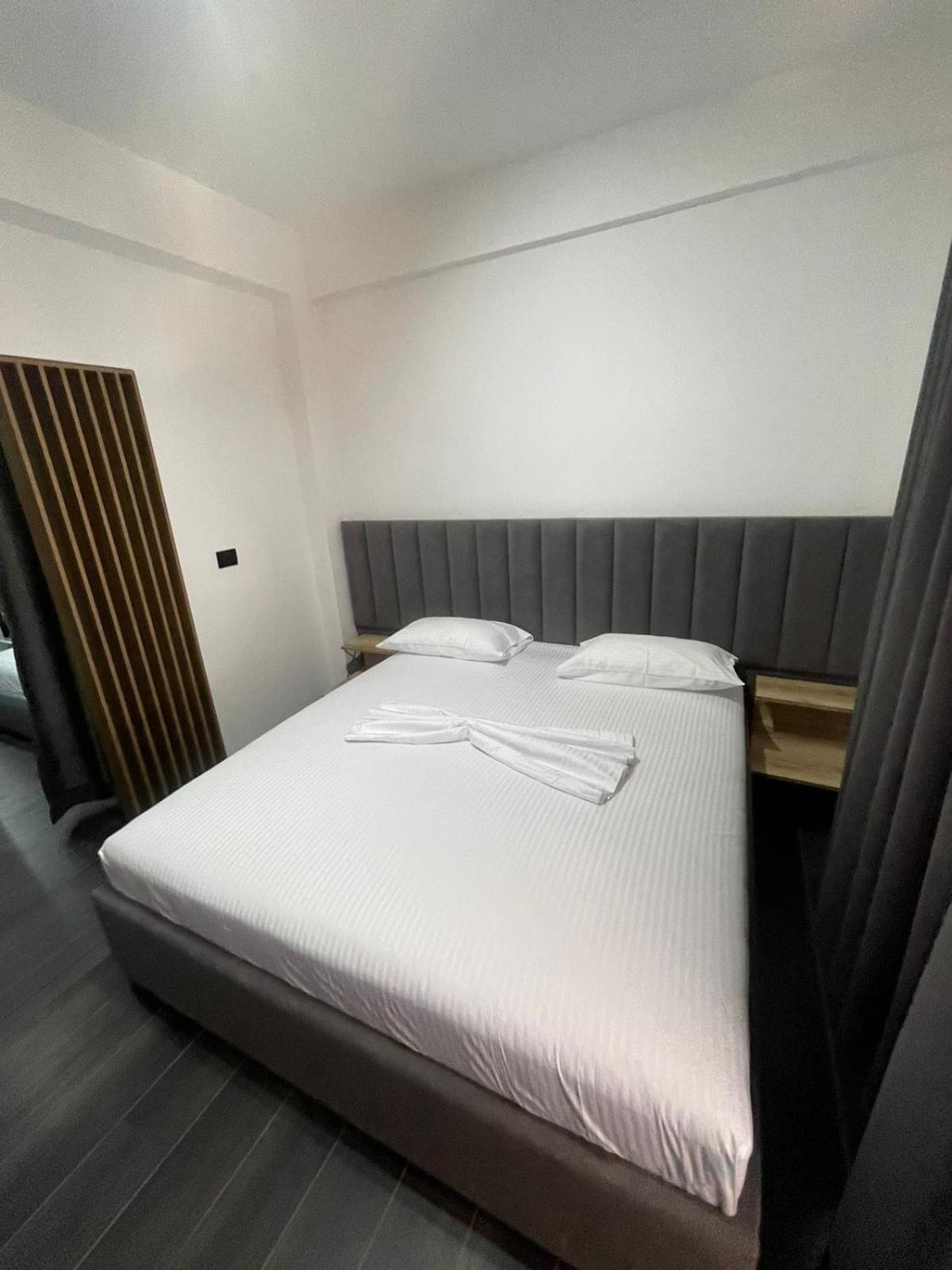 Aries Apartments Sarandë 외부 사진